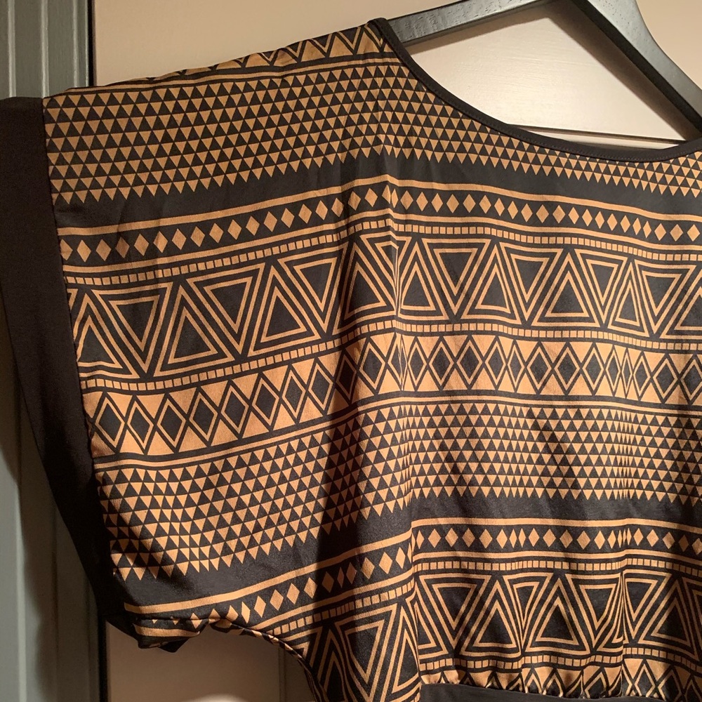 Eclipse Geometric Top - Picture 4 of 4
